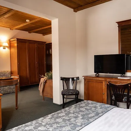 ホテル Czarny Potok Wellness & Centrum 3*